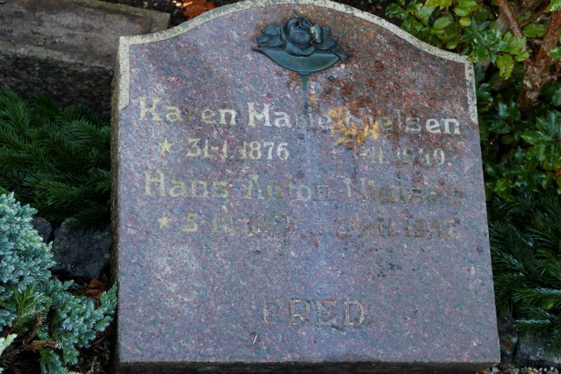 Karen Marie Nielsen f. 31.01.1876. -  d. 01.11.1940 - Hans Anton Nielsen f. 05.10.1874. d. 24.11.1957  - Kopi.JPG